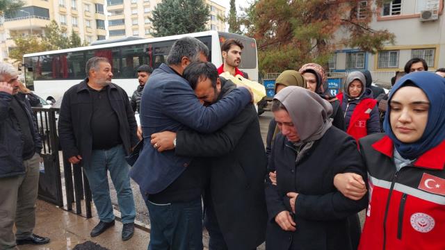 Şehidin silah arkadaşlarının okuduğu marş tüyleri diken diken etti Şehidin silah arkadaşlarının okuduğu marş tüyleri diken diken etti