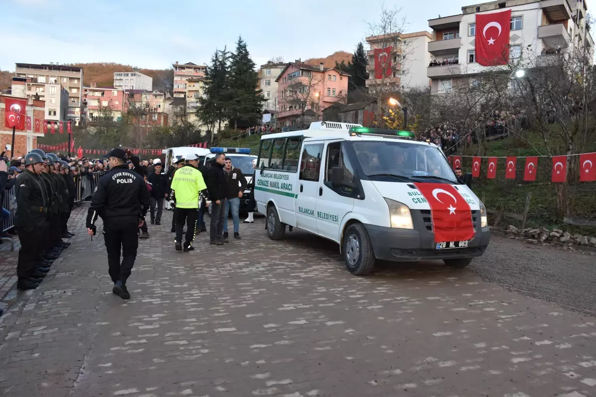 Şehit Er İsmail Ünal son yolculuğuna uğurlandı (2)