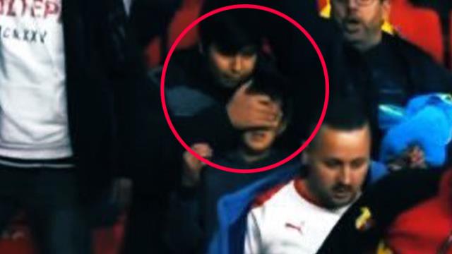 Utanç maçında tüm futbol camiasına ders gibi bir fotoğraf çekildi Utanç maçında tüm futbol camiasına ders gibi bir fotoğraf çekildi