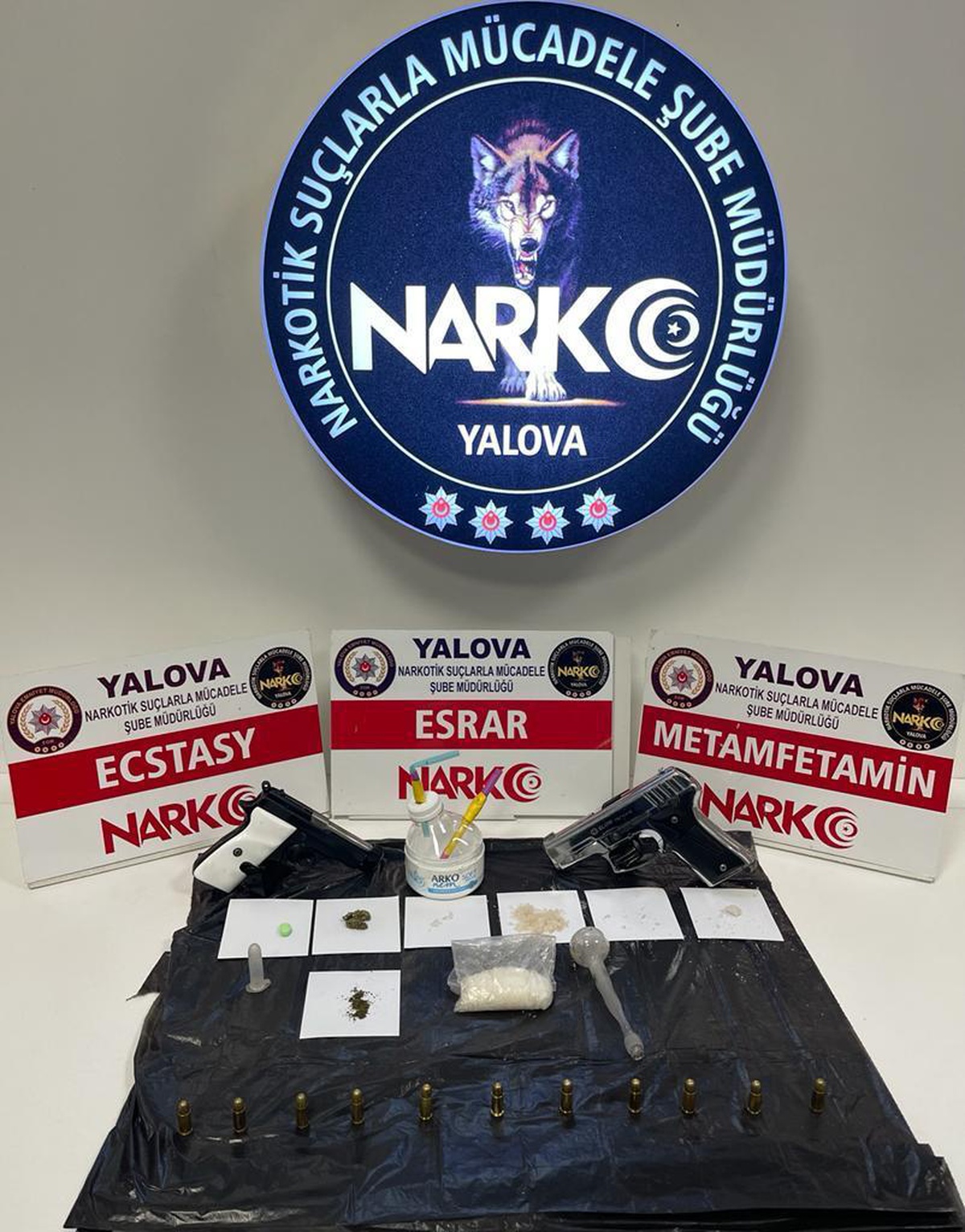 Yalova\'da uyuşturucu satıcılarına yönelik operasyonda 9 kişi gözaltına alındı