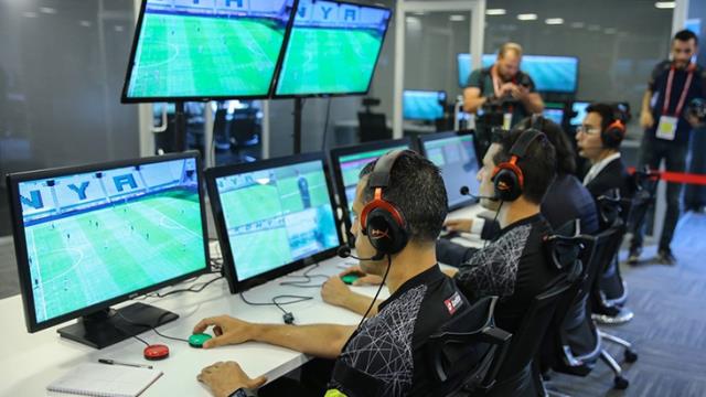 Yine sınıfta kaldık! İngilizce sınavına giren Türk hakemlerinden hayrete düşüren sonuç Yine sınıfta kaldık! İngilizce sınavına giren Türk hakemlerinden hayrete düşüren sonuç