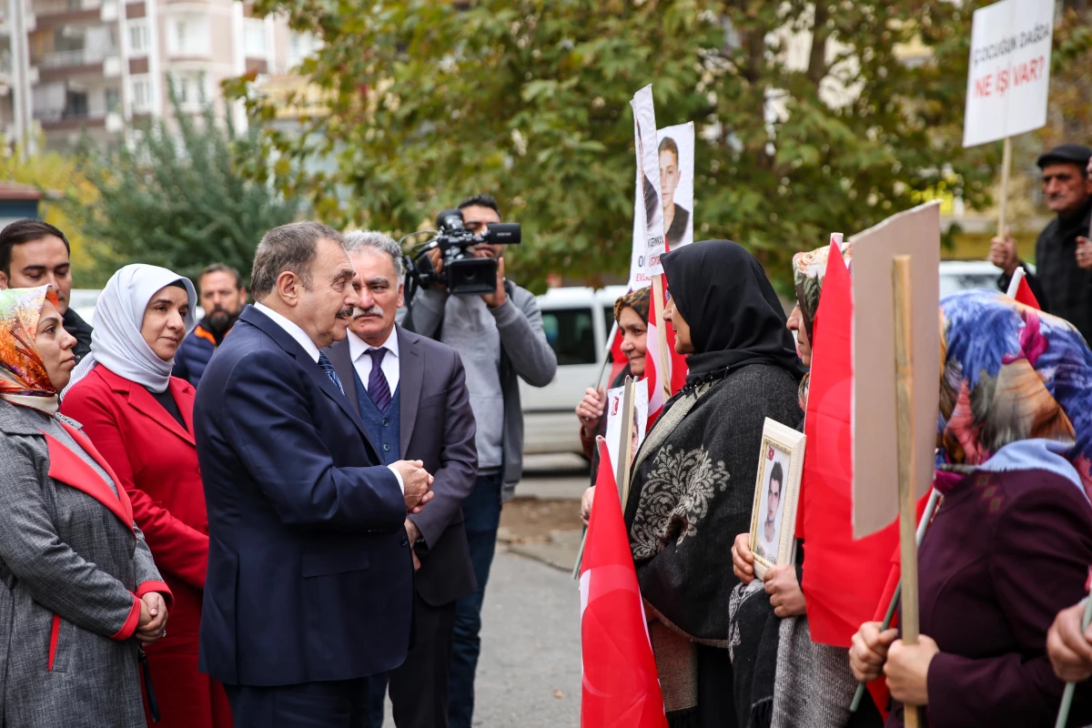 DİYARBAKIR - AK Partili Eroğlu, Diyarbakır annelerini ziyaret etti