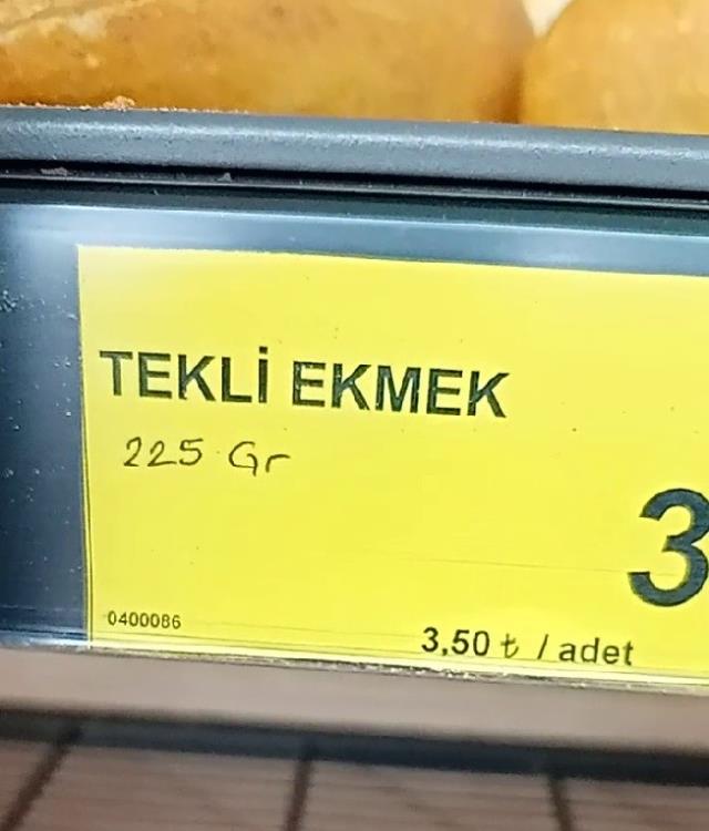 Aklına aldığı ekmeği tartmak gelince kul hakkını ortaya çıkardı: Tüm vatandaşlarımız dikkat etsin Aklına aldığı ekmeği tartmak gelince kul hakkını ortaya çıkardı: Tüm vatandaşlarımız dikkat etsin