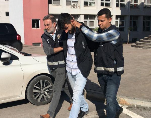 Eşiyle kavga eden koca, kayınvalidesinin eve geldiğini görünce sokağa ateş açtı: 1 ölü, 1 yaralı Eşiyle kavga eden koca, kayınvalidesinin eve geldiğini görünce sokağa ateş açtı: 1 ölü, 1 yaralı