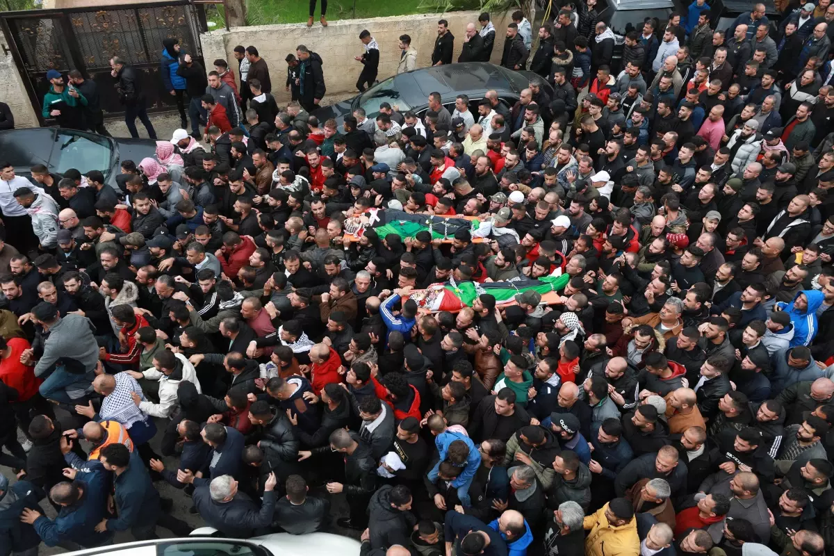 İsrail askerlerinin öldürdüğü Filistinli son yolculuğuna uğurlandı