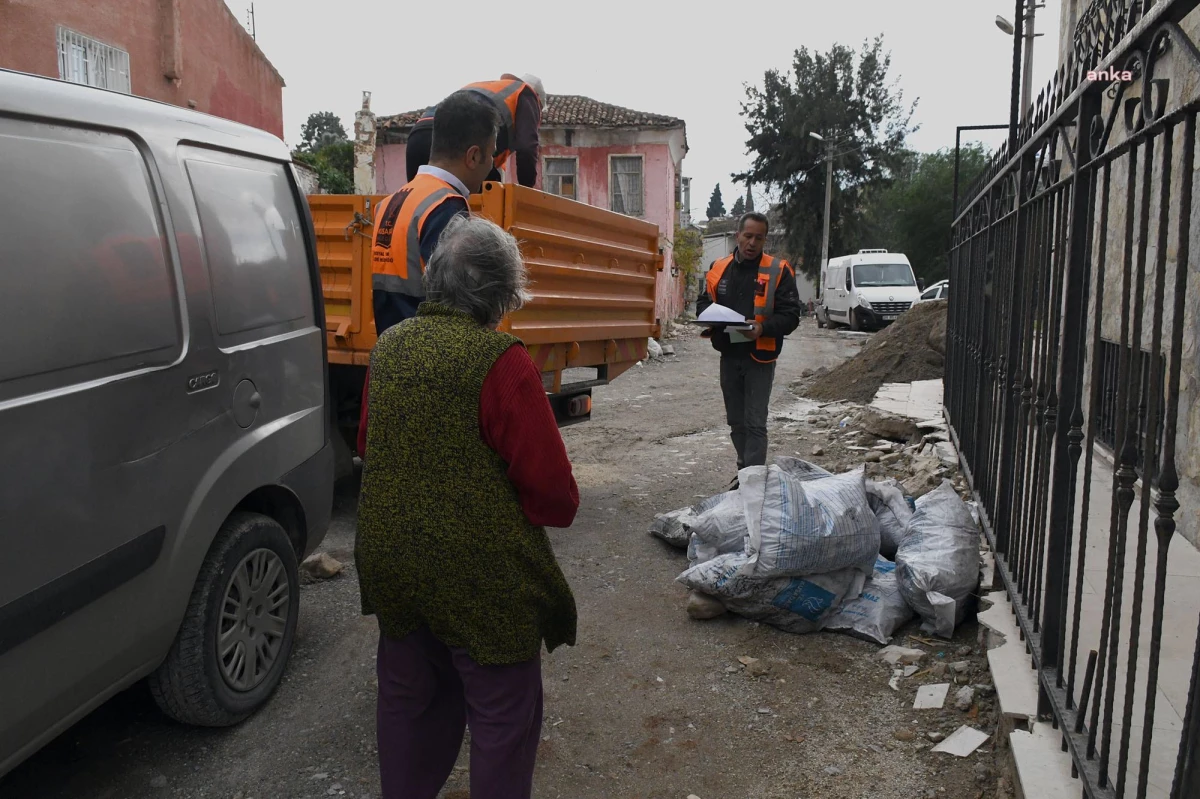 Kuşadası Belediyesi\'nden İhtiyaç Sahibi Ailelere Kömür Yardımı