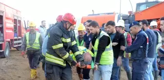 Manisa'da hafriyat çalışması sırasında toprak altında kalan işçi kurtarıldı