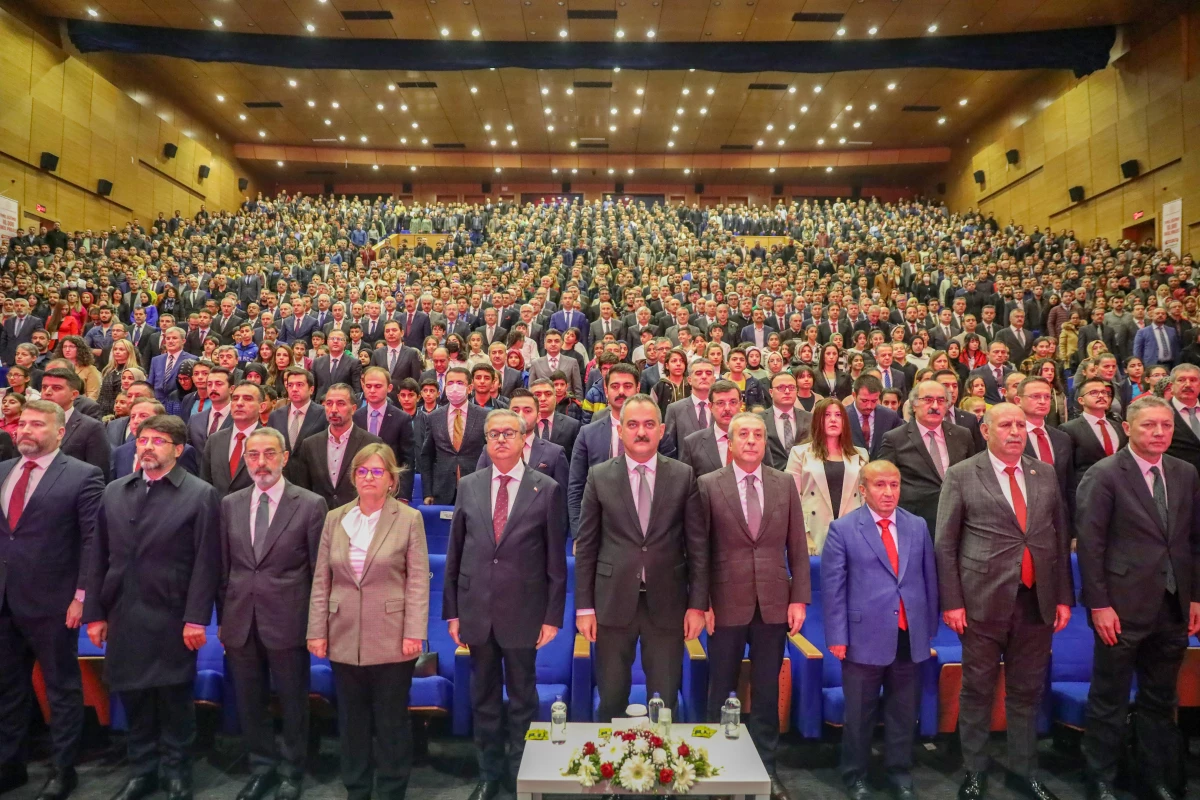 Milli Eğitim Bakanı Özer, "Temel Eğitimde 10.000 Okul Projesi Kapanış Töreni"nde konuştu Açıklaması