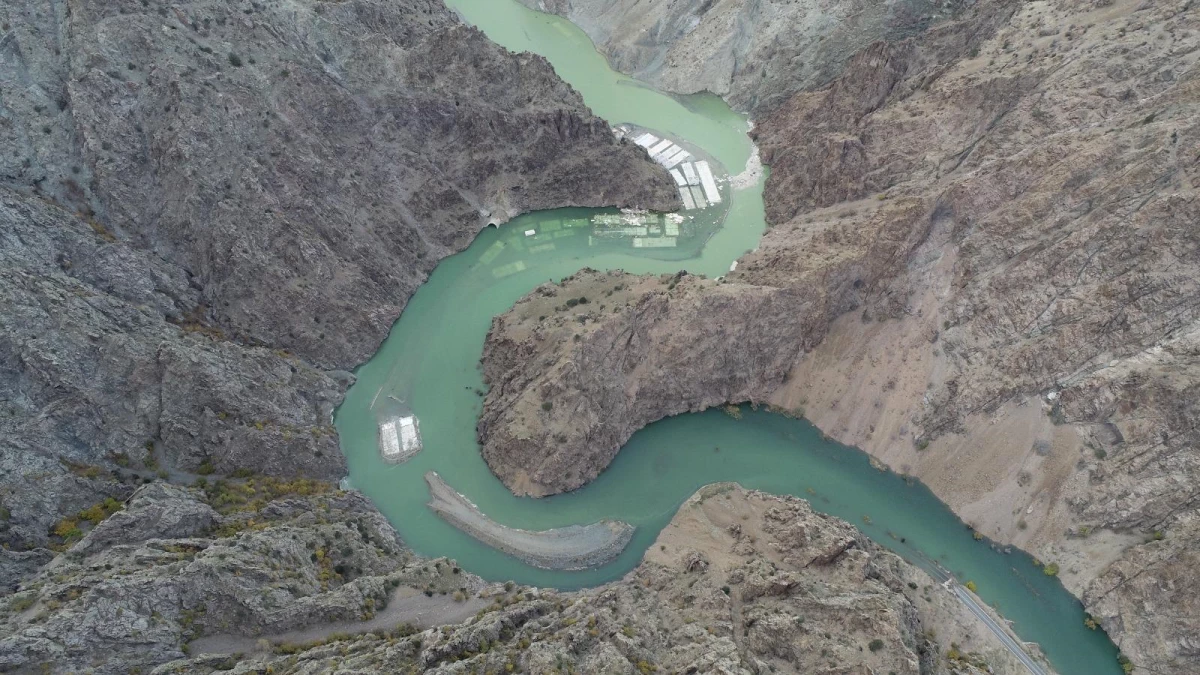 Yusufeli Barajı ve HES\'te su seviyesi 30 metreyi aştı