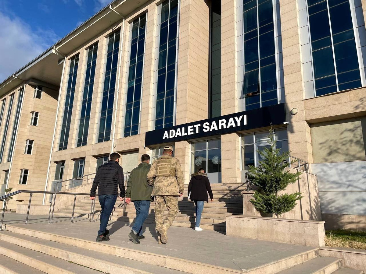 Ahlat\'taki cinayetin zanlısı Van\'da yakalandı