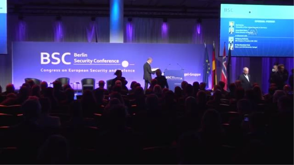 Almanya Başbakanı Scholz: "NATO\'nun inandırıcı bir caydırıcı potansiyele ihtiyacı var"