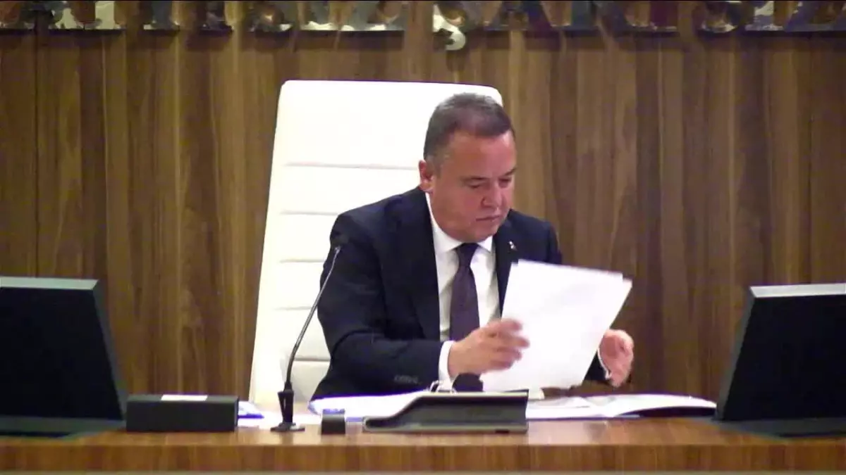 Antalya\'da Su Fiyatlarına İndirim Yapıldı