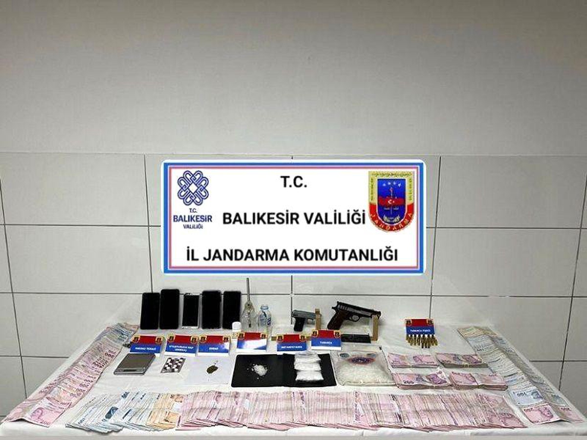 Ayvalık\'ta jandarmadan uyuşturucu imalatı ve satışı yapanlara darbe