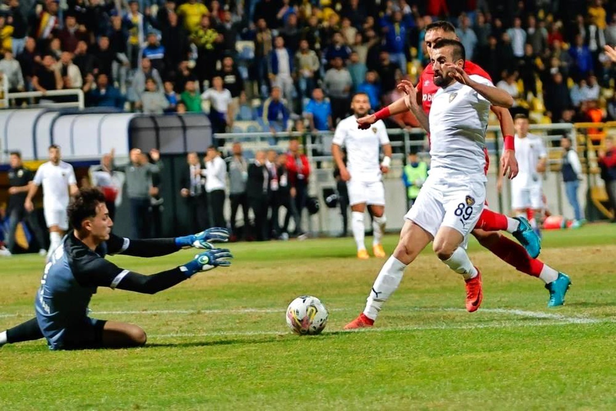 Bucaspor 1928\'in Erhan Çelenk\'i var