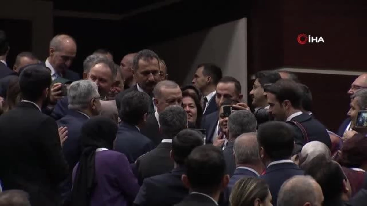 Cumhurbaşkanı Erdoğan: "Terör örgütünün güdümündeki partiyi kollayan, masanın etrafındakilere gülücük dağıtan ucube bir teklif çıkarttılar"