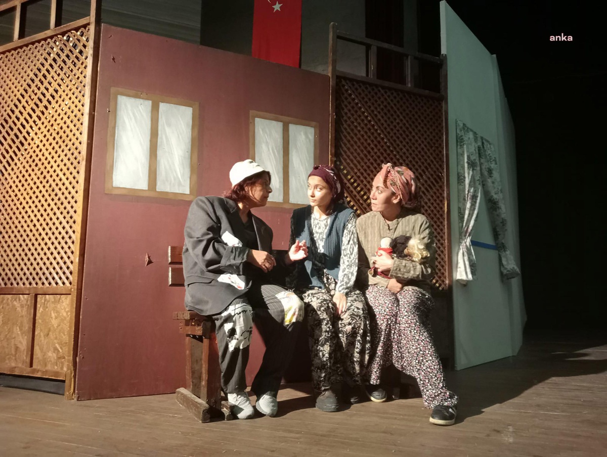 Döşemealtı Halk Sahnesi Her Hafta Seyirciyle Buluşacak