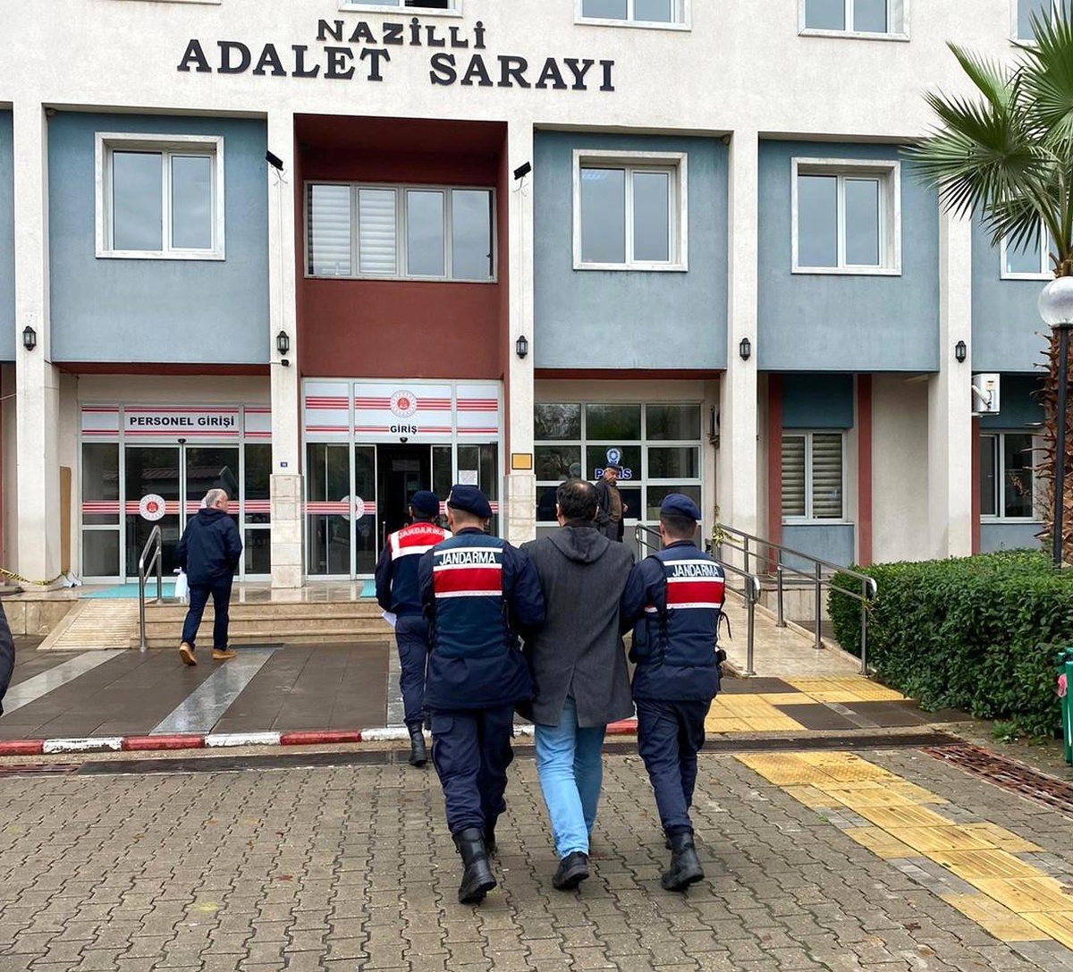 FETÖ üyesi firari yüzbaşı Nazilli\'de yakalandı
