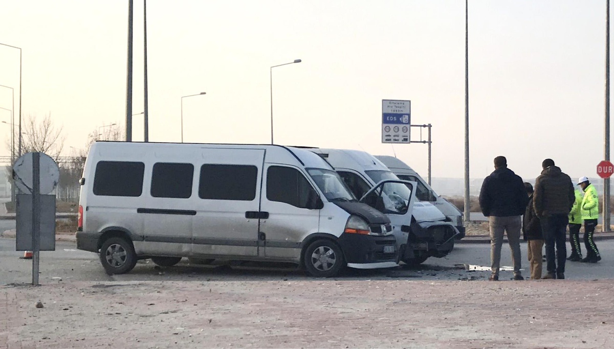 Konya\'da zincirleme trafik kazasında 14 kişi yaralandı