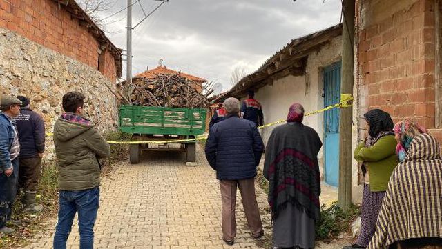 Sokak ortasında parçalanmış kadın cesedi bulundu! Ekipler tek bir ihtimal üzerine yoğunlaştı Sokak ortasında parçalanmış kadın cesedi bulundu! Ekipler tek bir ihtimal üzerine yoğunlaştı