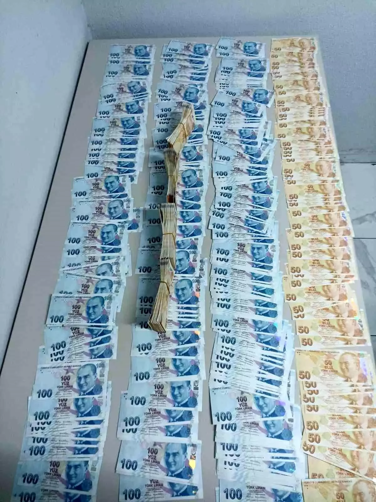 Manisa\'da sahte para operasyonu