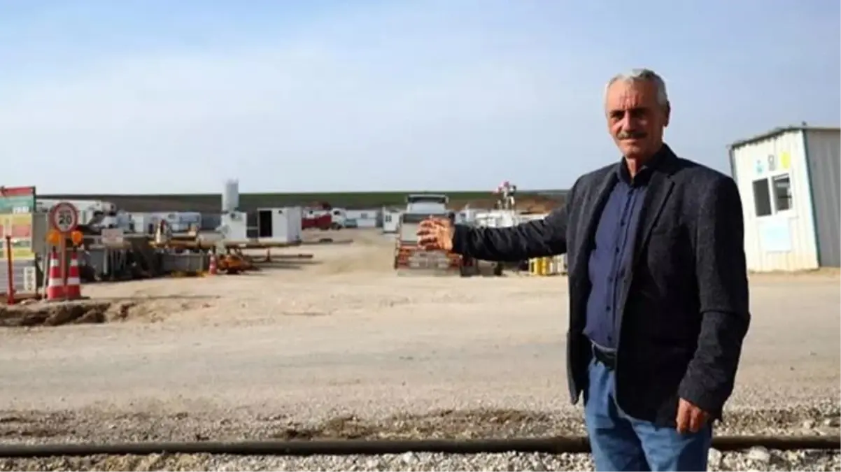 Adana\'nın Ceyhan ilçesinde keşfedilen 14 petrol kuyusunun 3\'ü arazisinde bulunan vatandaş: Bana \'deli\' diyorlardı şimdi \'petrol kralı\' olduk