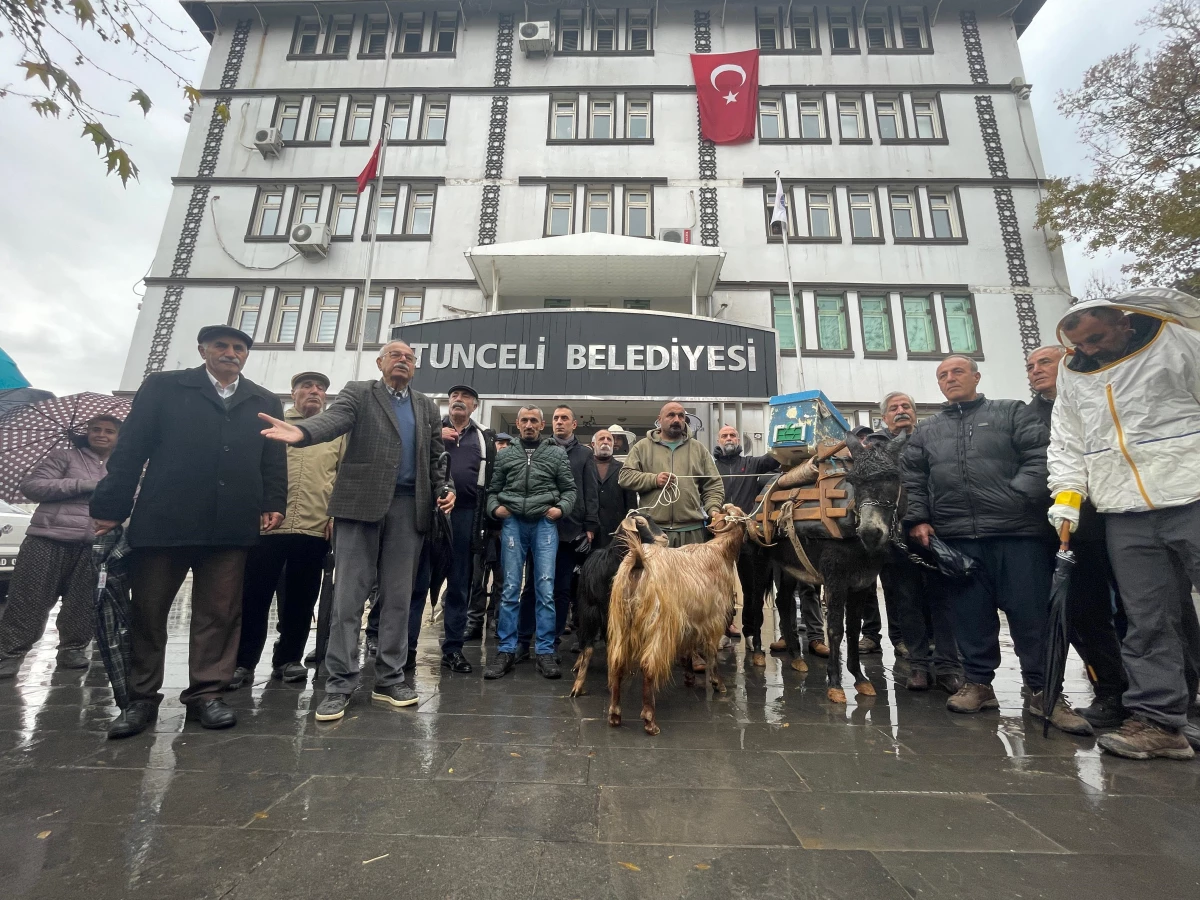 Tunceli\'de yapılması planlanan tesise köylülerden "keçi, arı ve eşekli" tepki
