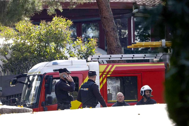Ukrayna'nın Madrid Büyükelçiliği'ne bombalı zarf gönderildi: 1 yaralı Ukrayna'nın Madrid Büyükelçiliği'ne bombalı zarf gönderildi: 1 yaralı