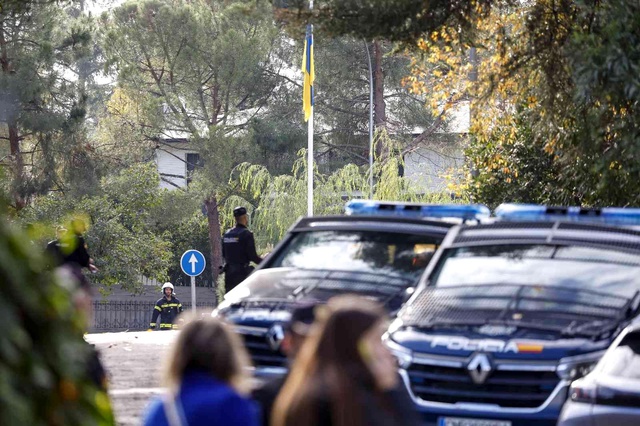 Ukrayna'nın Madrid Büyükelçiliği'ne bombalı zarf gönderildi: 1 yaralı Ukrayna'nın Madrid Büyükelçiliği'ne bombalı zarf gönderildi: 1 yaralı