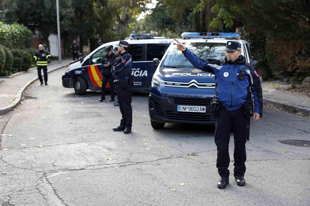 Ukrayna'nın Madrid Büyükelçiliği'ne bombalı zarf gönderildi: 1 yaralı Ukrayna'nın Madrid Büyükelçiliği'ne bombalı zarf gönderildi: 1 yaralı