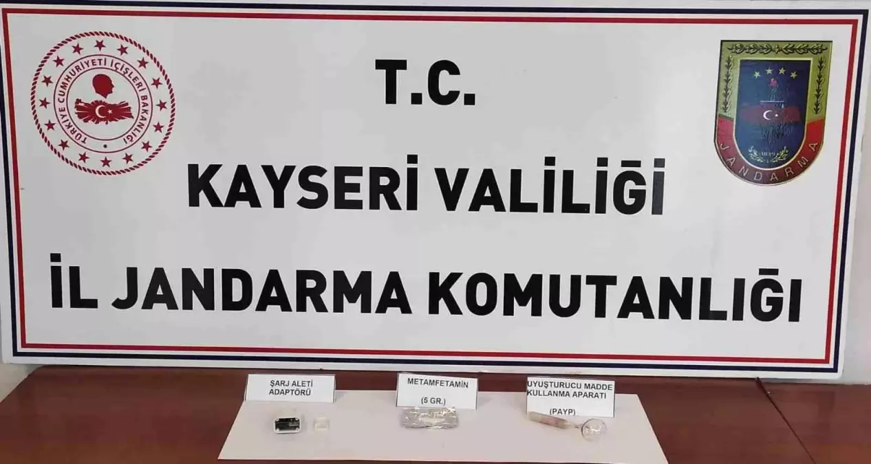 Uyuşturucu maddeyi şarj aletine sakladı