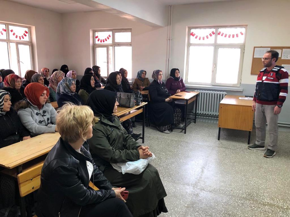 48 anne ve anne adayına narkotik eğitimi