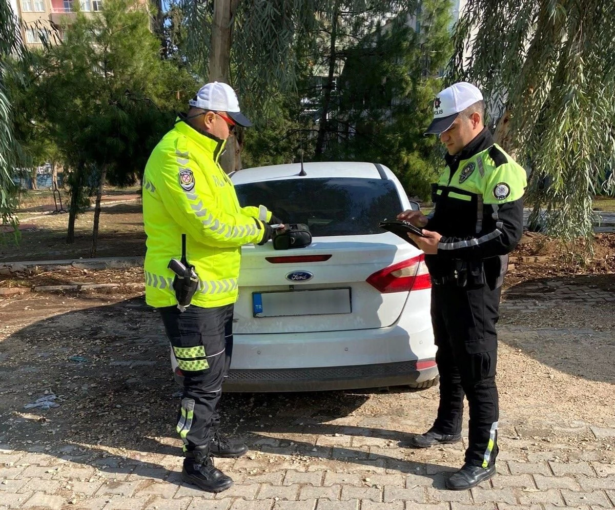 Mardin\'de ambulansa yol vermeyen otomobilin sürücüsüne ceza kesildi