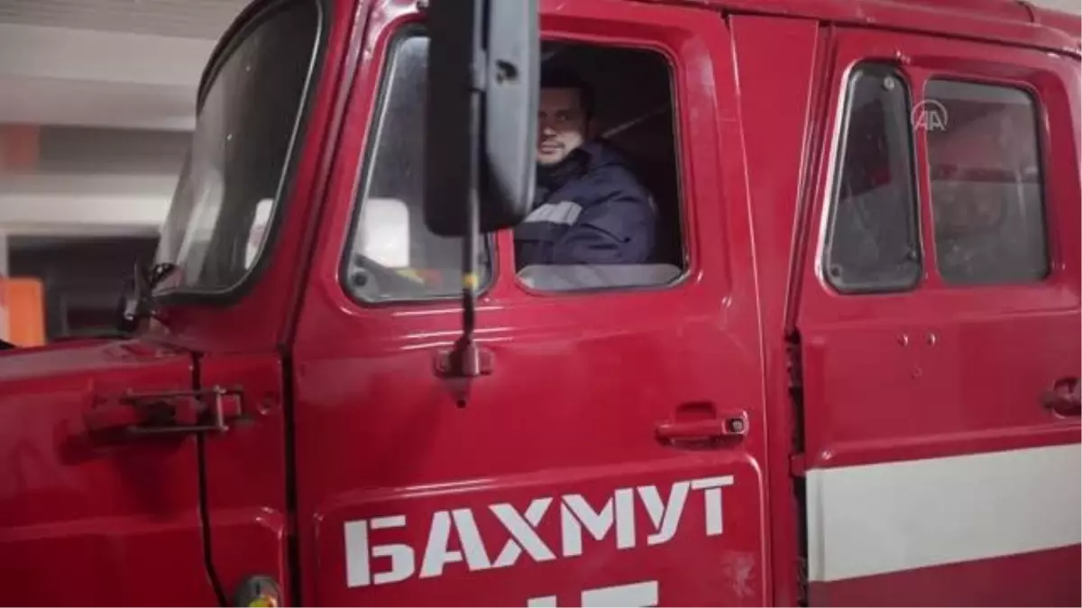 Bahmut'ta itfaiye ekibinin yoğun kış mesaisi