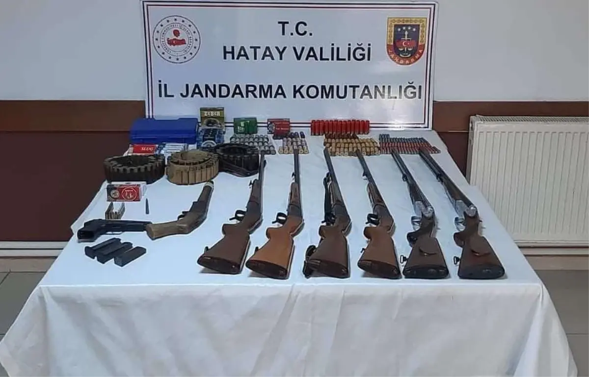 Ruhsatsız 7 av tüfeği ve tabanca ele geçirildi