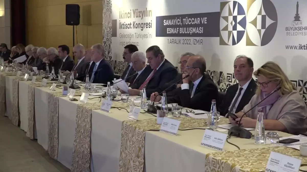 İzmir\'de Sanayici, Tüccar ve Esnaf Buluşmasının Ardından 25 Maddelik Deklarasyon Açıklandı