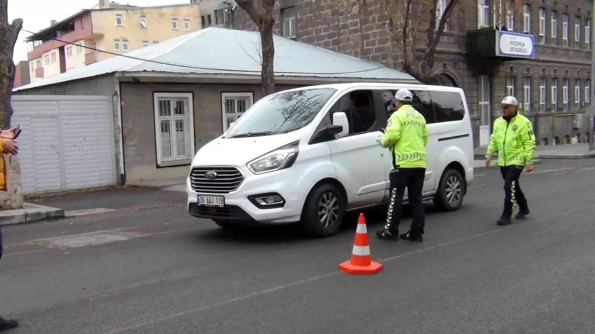 Kars\'ta zorunlu kış lastiği uygulaması yapıldı