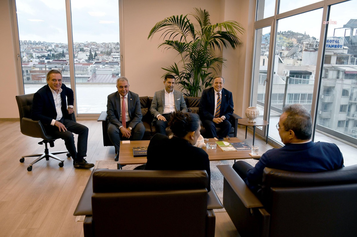 Kuşadası Belediyesi, CHP Heyetini Ağırladı