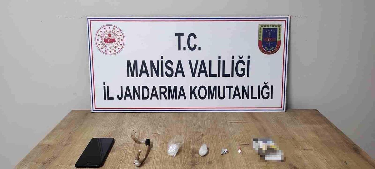 Manisa\'da jandarmadan uyuşturucu operasyonu