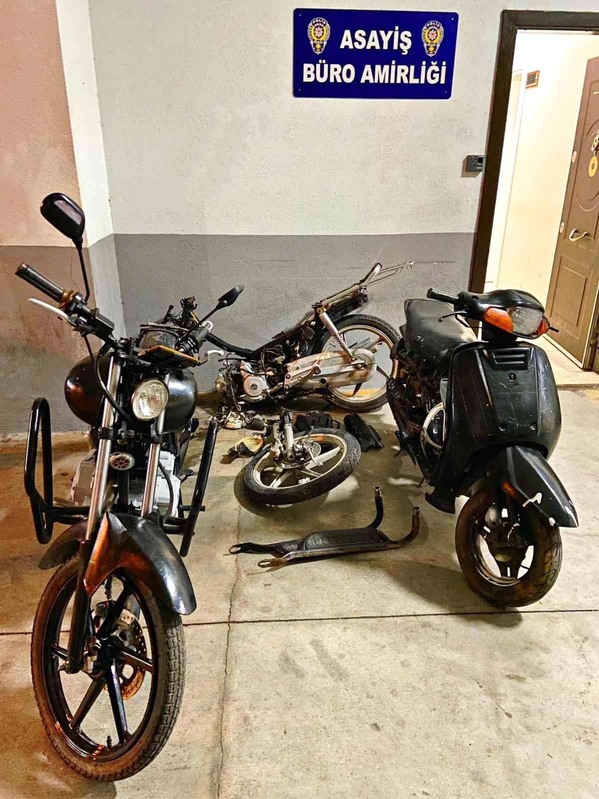 Motosiklet hırsızı oto galerici yakalandı