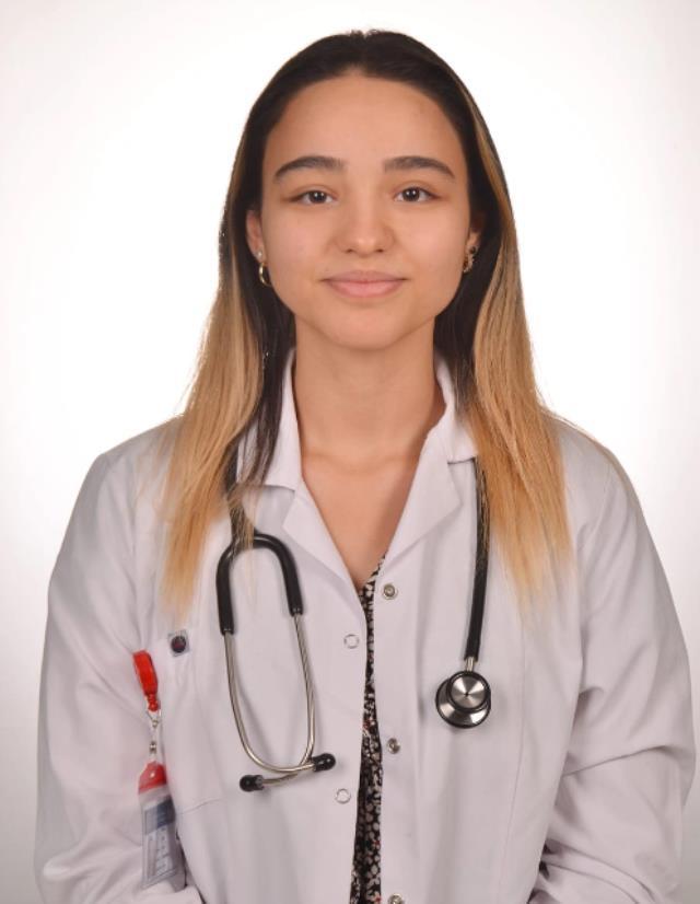 Sahte doktor dünya gündeminde! İngiliz basını, ailesini ve hastaneyi kandıran Ayşe Özkiraz'ı manşetten verdi