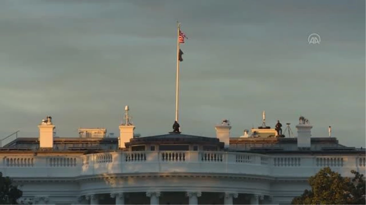 WASHİNGTON - Beyaz Saray\'da yılbaşı ağacı aydınlatma töreni