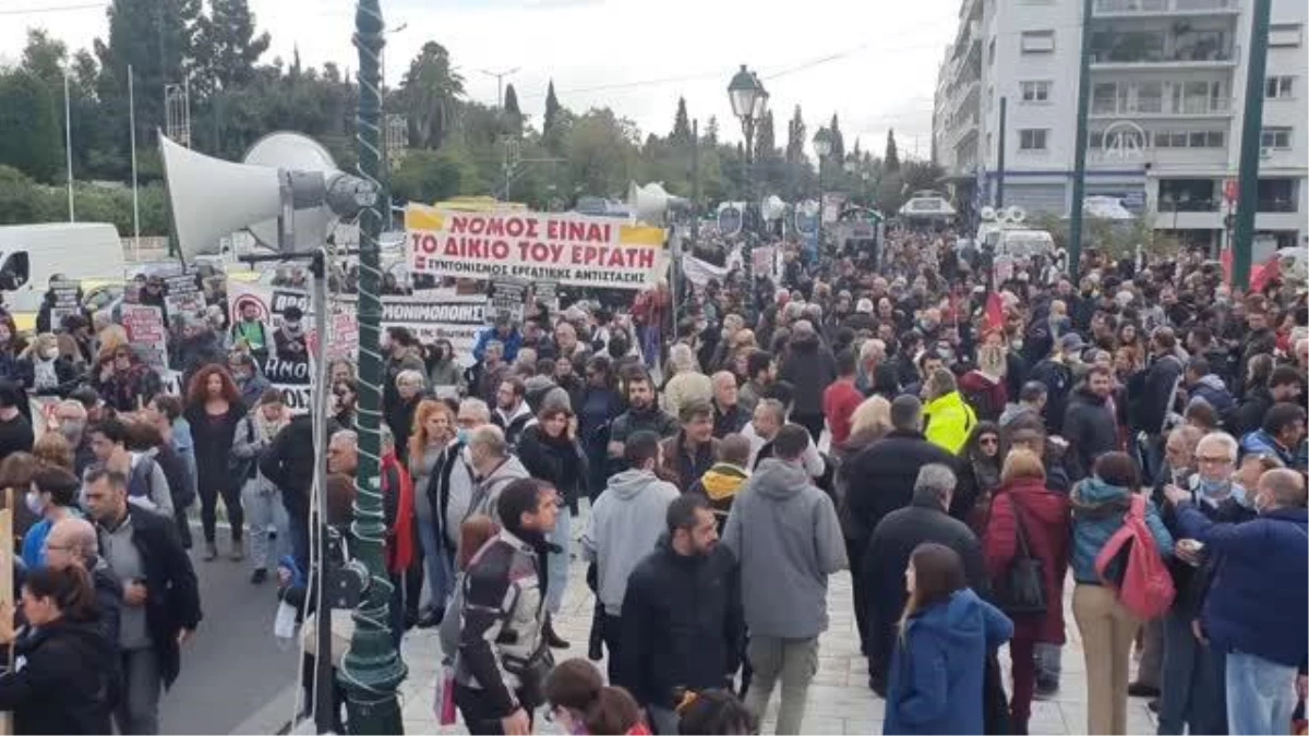 Yunanistan\'da sağlık çalışanları sağlık yasa tasarısını protesto etti