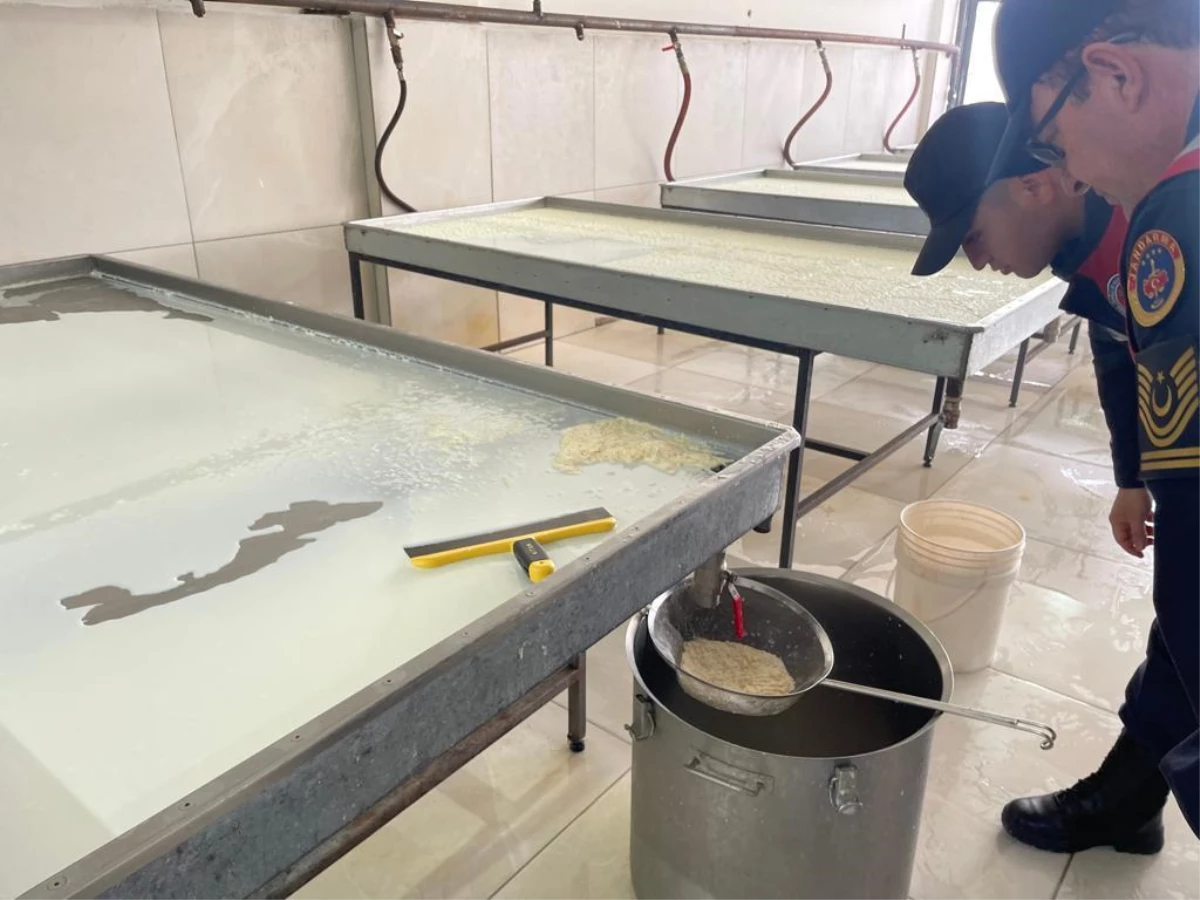Altındağ\'da kaçak süt ürünleri üreten işletmeye operasyon