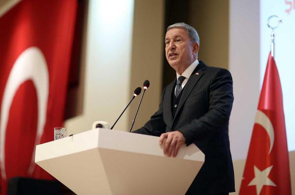 ÇANAKKALE - Milli Savunma Bakanı Akar, şehit aileleri ve gazilerle bir araya geldi