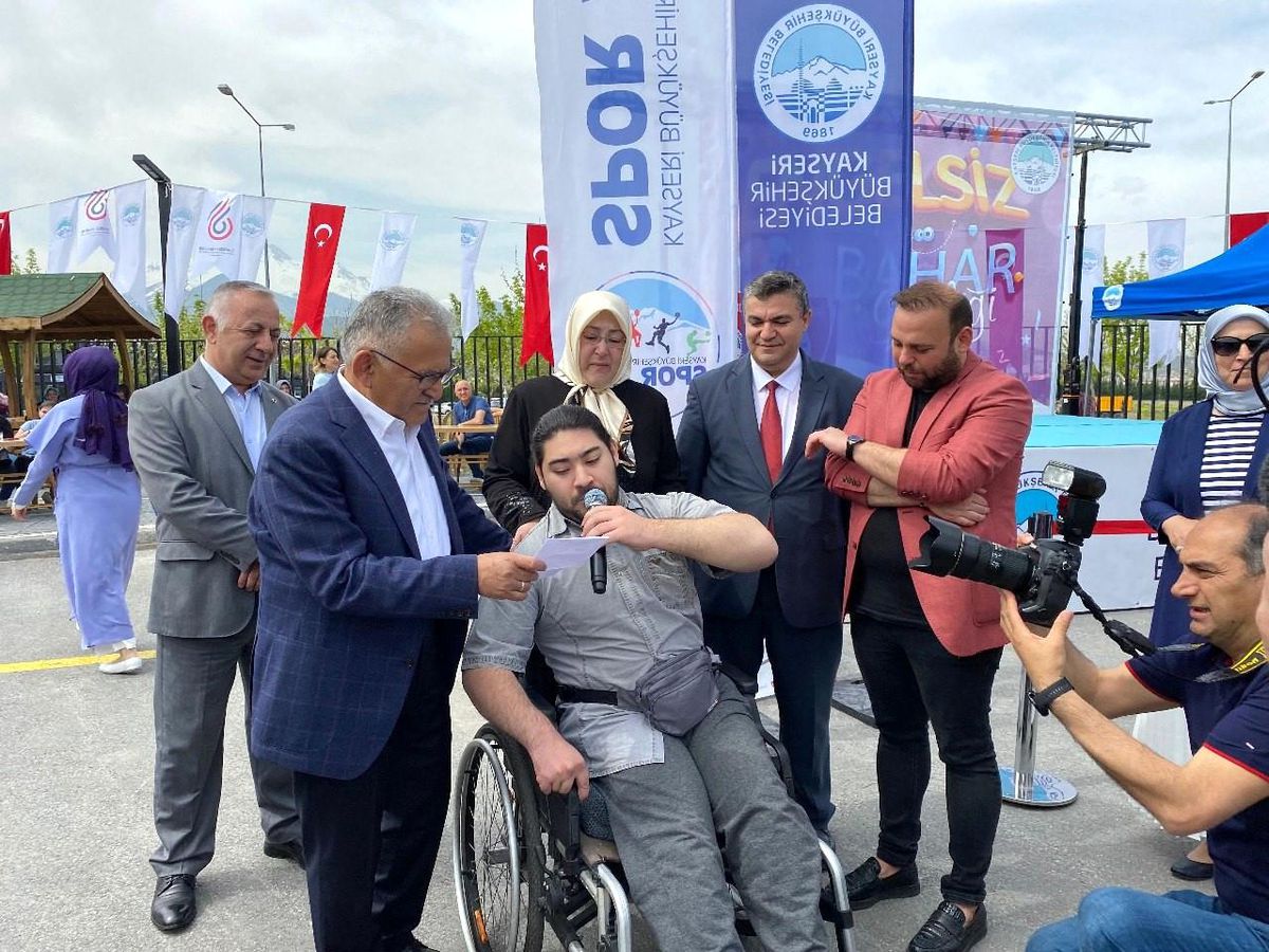 Başkan Büyükkılıç\'tan 3 Aralık Dünya Engelliler Günü Mesajı