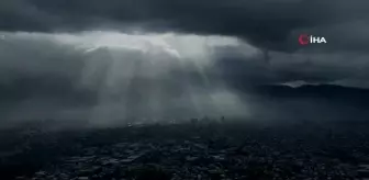 Bulutların arasından sızan güneş ışınları görenleri mest etti