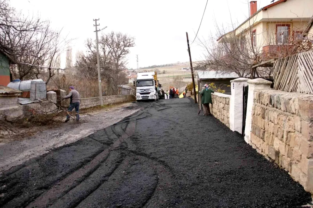 Bünyan\'da Cami Kebir ve Sağlık Mahalleleri Asfalta Kavuşuyor