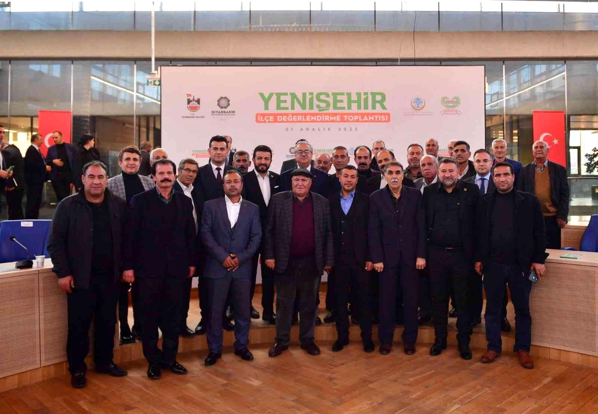 Diyarbakır Valisi Su muhtarlarla bir araya geldi