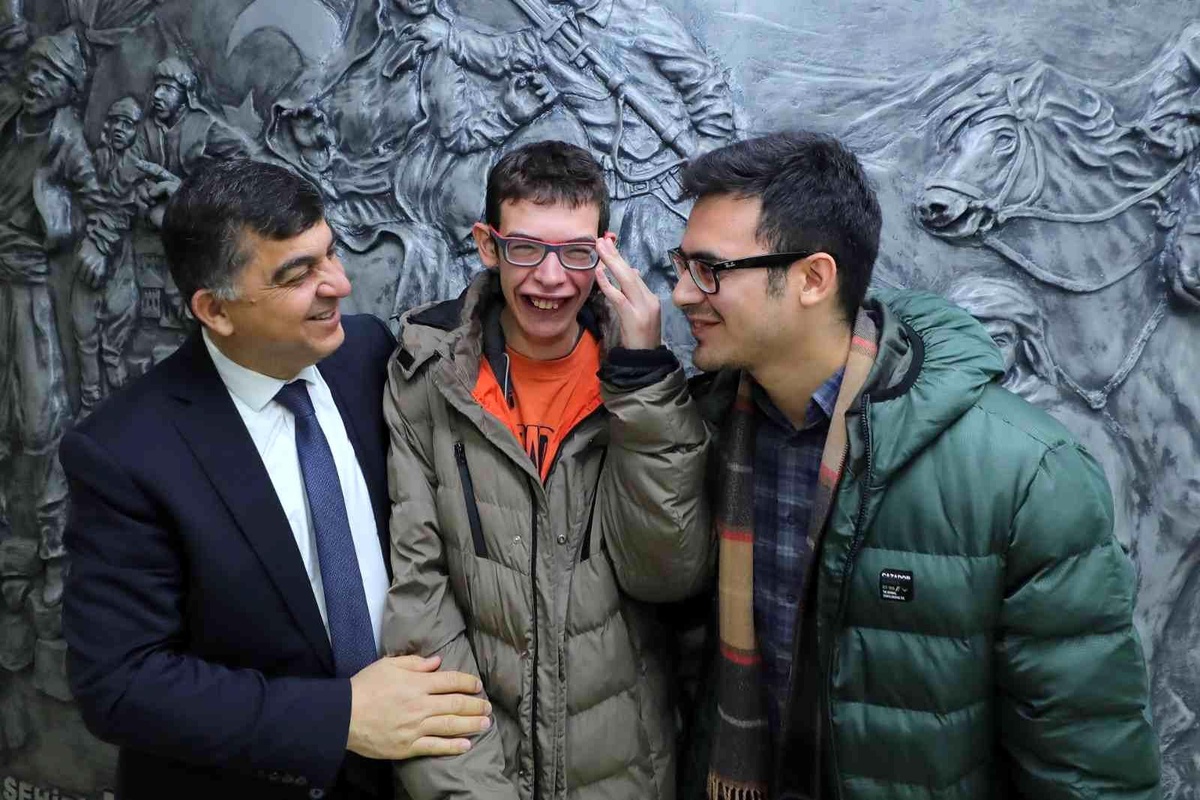 Engelli ve özel sporcular, Fadıloğlu\'nu ziyaret etti