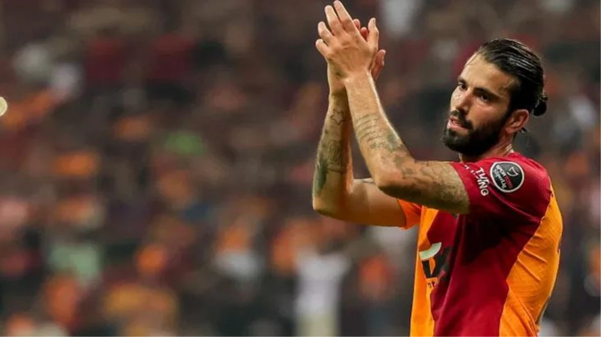 Galatasaray\'ın yıldızı son durumunu paylaşıp taraftara seslendi: Aslanlar asla ölmez